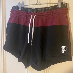 Médium black and maroon PINK shorts